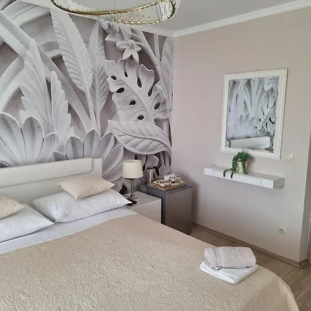 Sanja, - Opatija